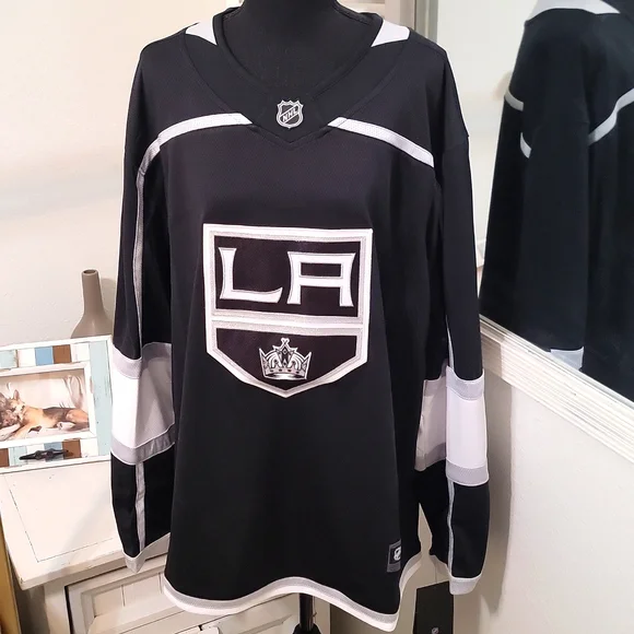 🆕️ LA Kings NHL Fanatics Home Breakaway Jersey - Picture 2 of 10